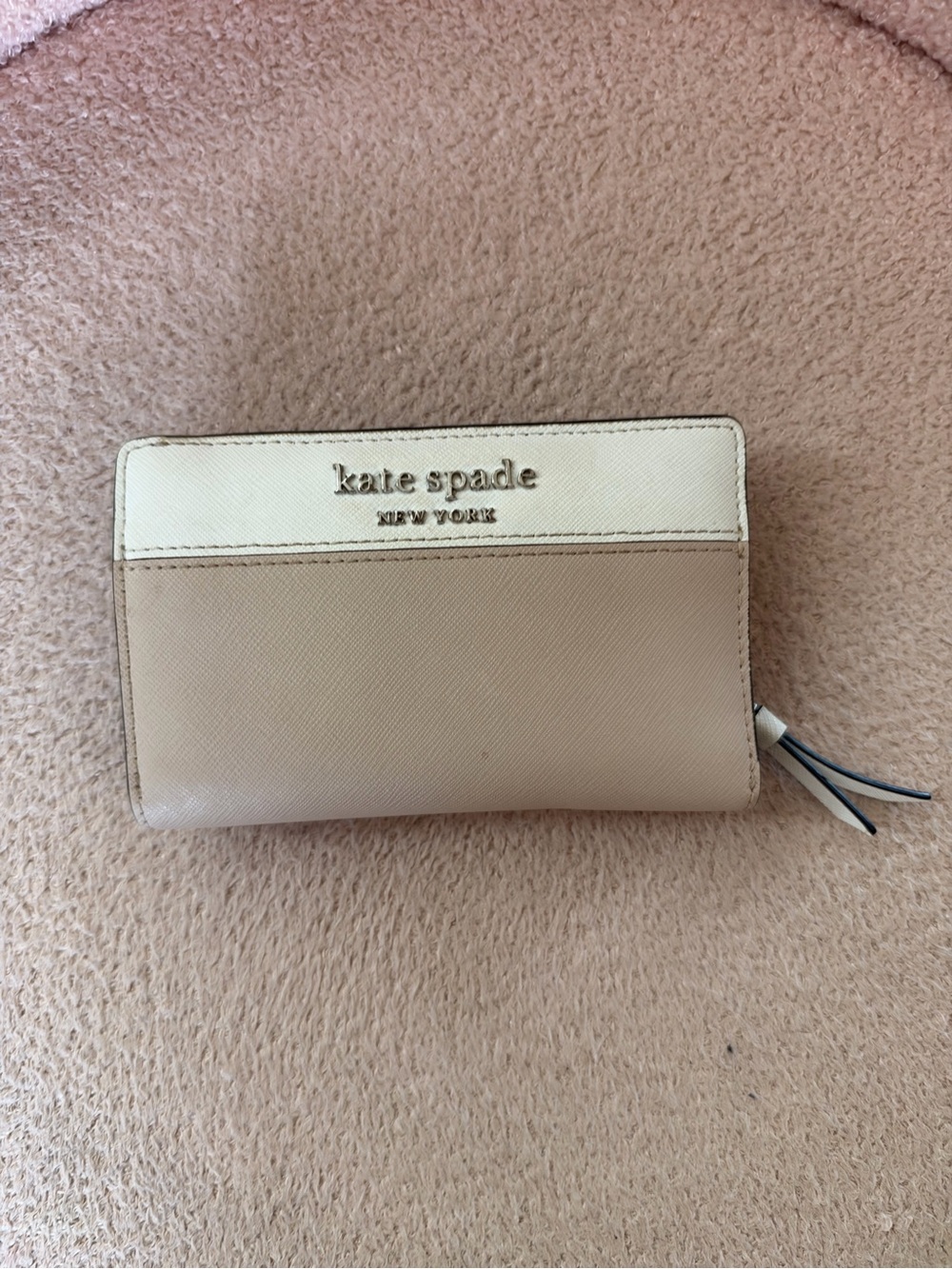 kate spade Beige and Cream Zip Card Wallet